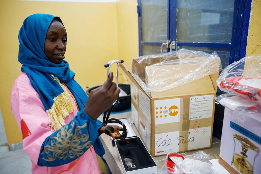 L'UNFPA Tchad soutient le nouveau centre de santé  de Farchana avec des kits de santé reproductive!