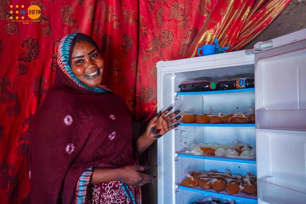 Mariam Mahamat dans sa boutique