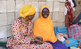 Halima, aujourd'hui âgée de 19 ans, est une parajuriste qui aide les femmes et les filles. © UNFPA Tchad / Théodore Somda