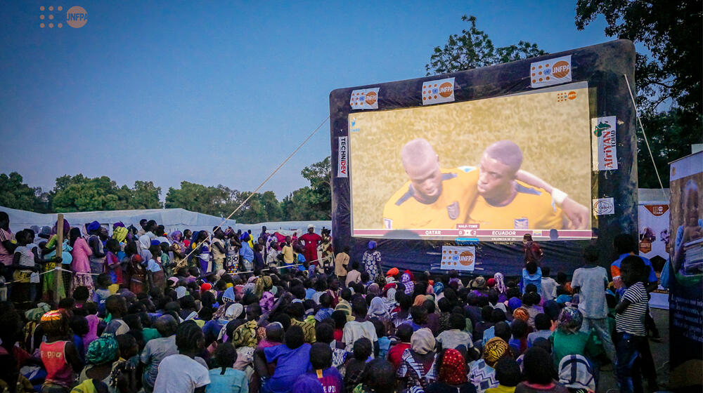 Projection de la coupe du monde de football sur écran géant