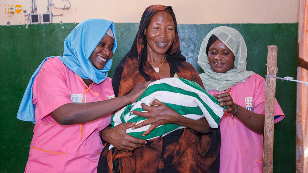 Les Sages-Femmes Humanitaires Tchadiennes Prennent Soin Des Déplacées Soudanaises